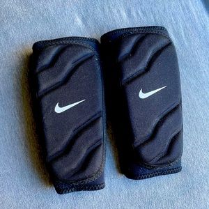 Nike Football Contact Support forearm guards, Large